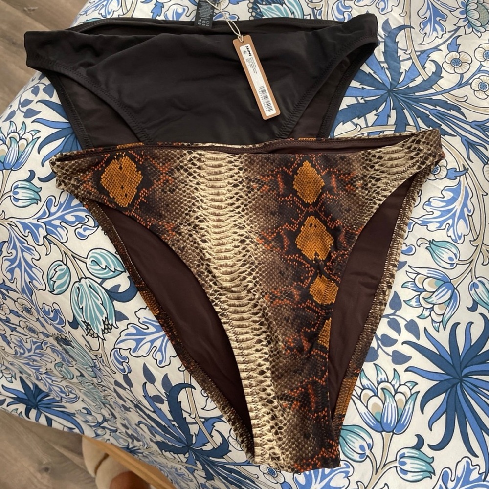 NWT SKIMS Swim bikini bottoms